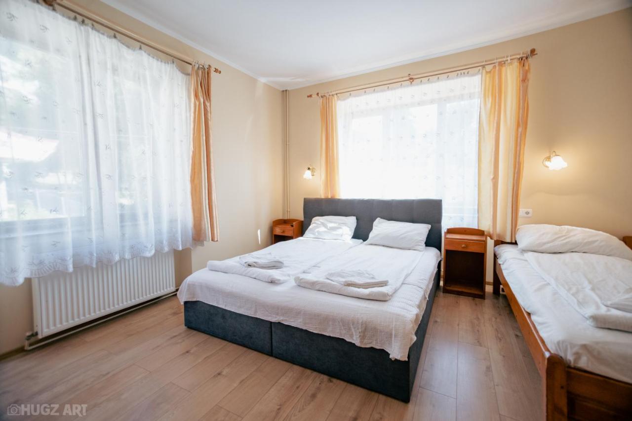 Pensiunea Viktoria BaileTusnad Luaran gambar